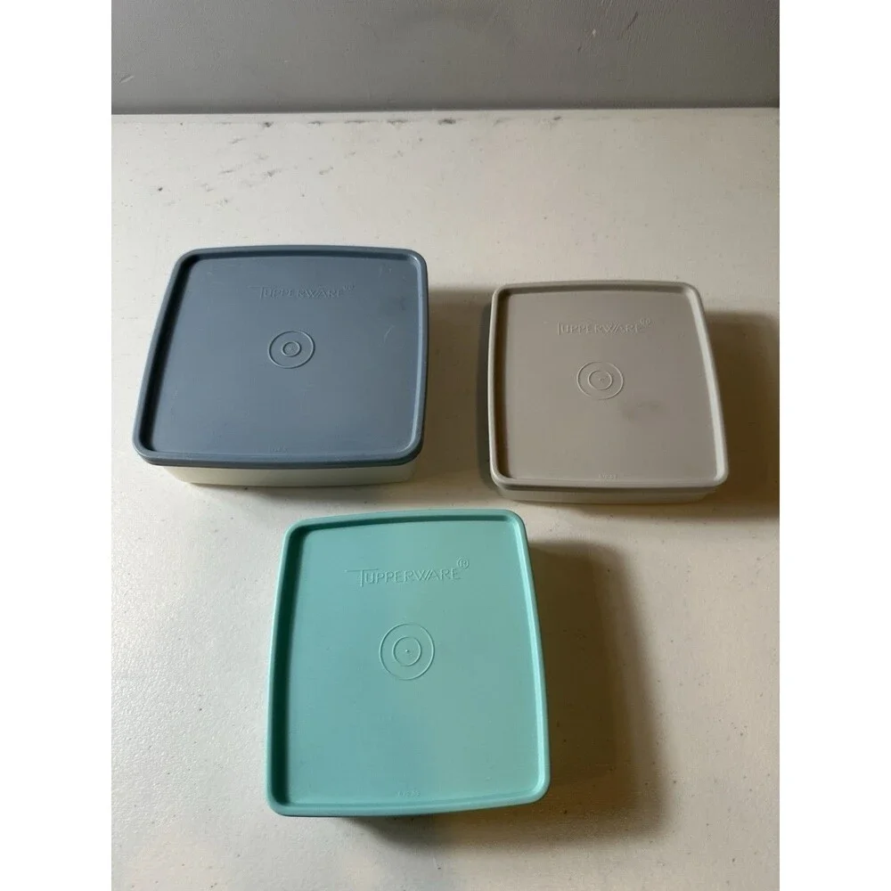 Lot of 3 Tupperware Square Sandwich Keepers 670 & Lids 671